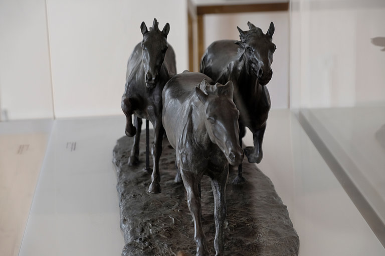 Skulptur galoppierender Pferde von Josef Pallenberg